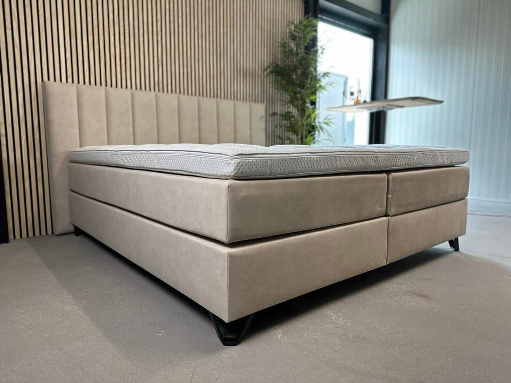 LUXE BOXSPRING 180 200 pocketvering bed 160x200 beige, Huis en Inrichting, Beige, Ophalen of Verzenden, 180 cm, 200 cm