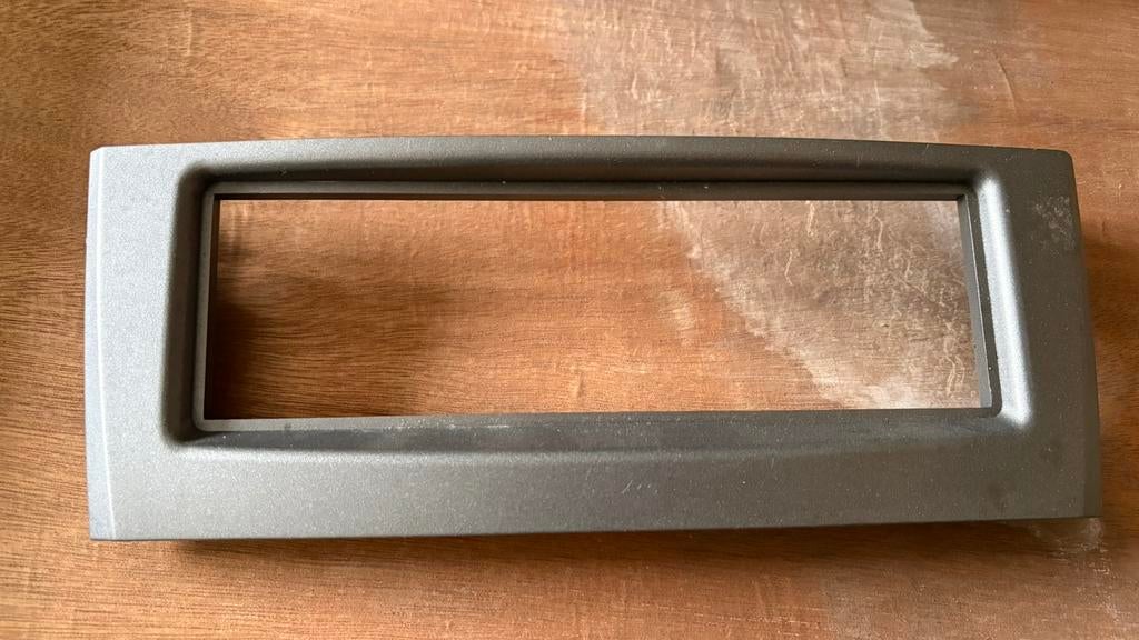 FIAT grande punto 1 din radio frame zilver ( enkeldin ), Auto diversen, Ophalen of Verzenden, Nieuw