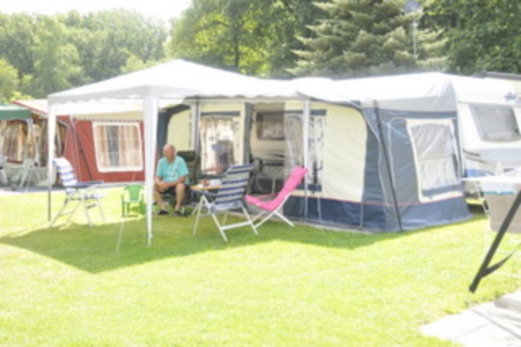 Camping in drenthe, Wasmachine, In bos