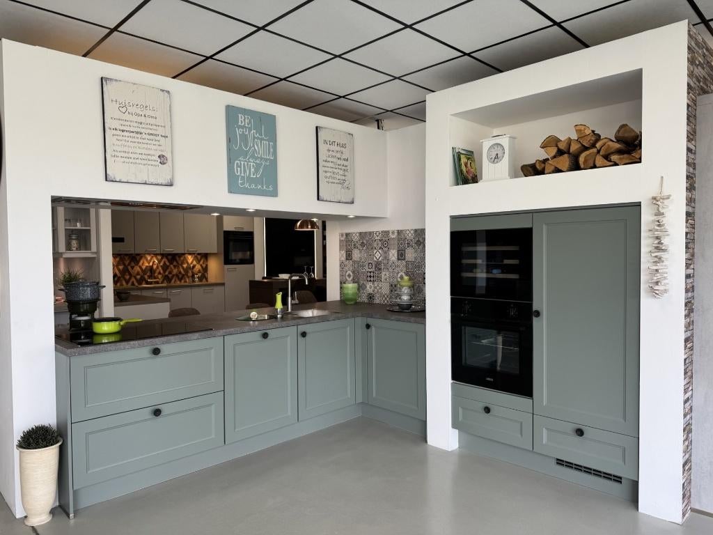 Showroom keuken, Ophalen, Overige materialen, Hoekkeuken, Nieuw