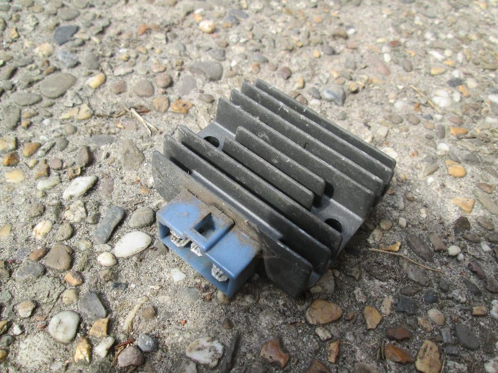 Spanningsregelaar Honda Pan European HF2213, Ophalen of Verzenden, Gebruikt, 50 cm of meer