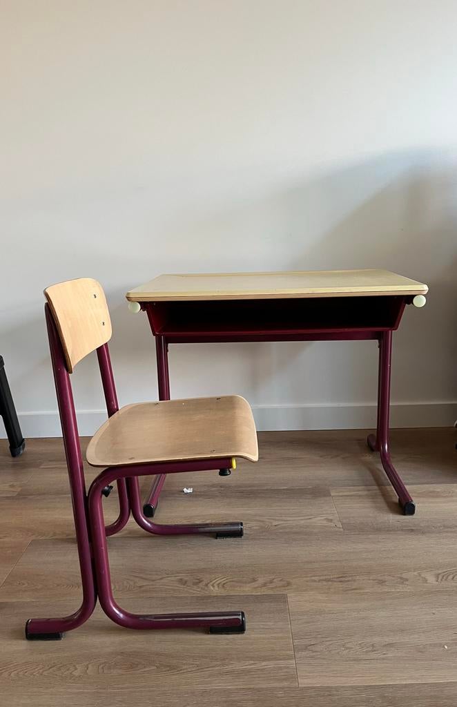 Vintage schoolset (tafeltje en stoeltje), Kinderen en Baby's, Kinderkamer | Tafels en Stoelen, Ophalen, Gebruikt, Tafel(s) en Stoel(en)