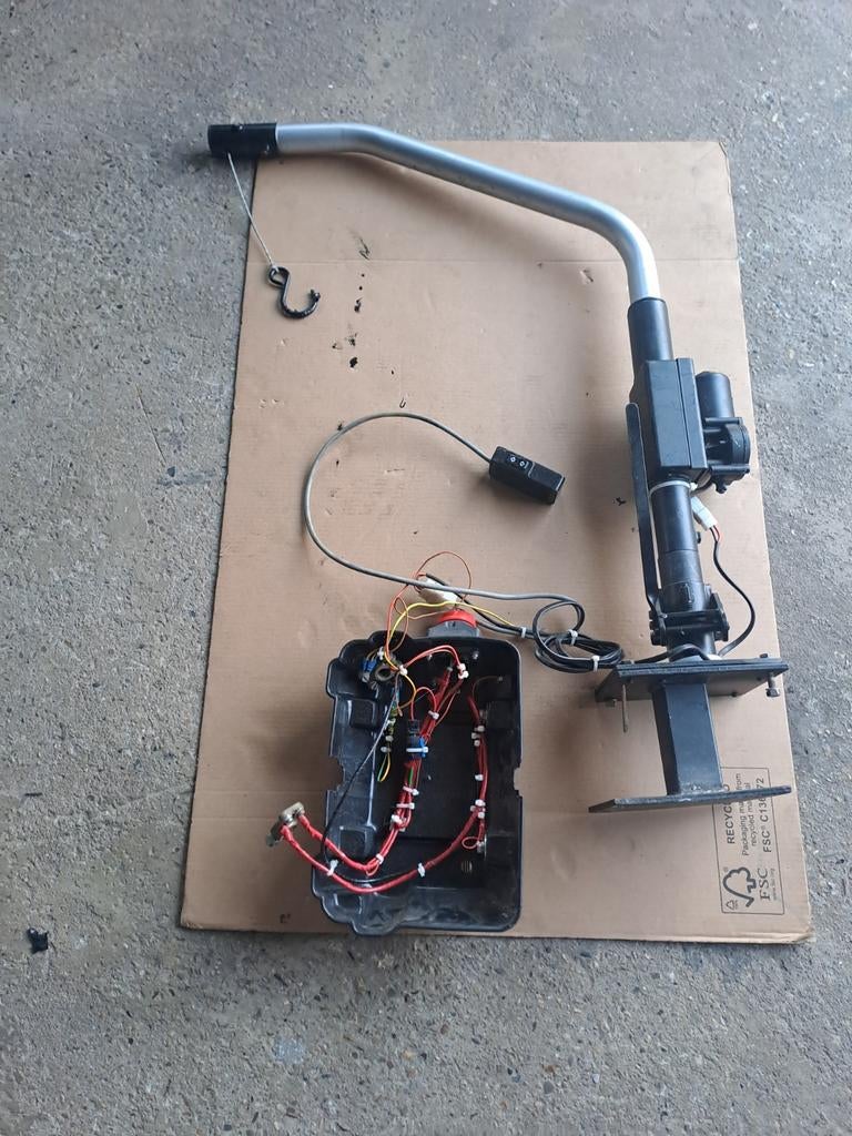Auto rolstoel lift tilgewicht 35kg, in prijs verlaagd, Auto diversen, Ophalen