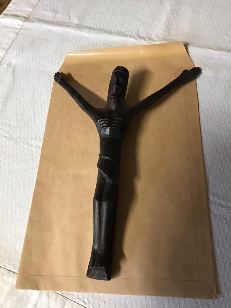 Houten handgesneden kruisbeeld corpus Jezus Christus, Ophalen of Verzenden, Zo goed als nieuw