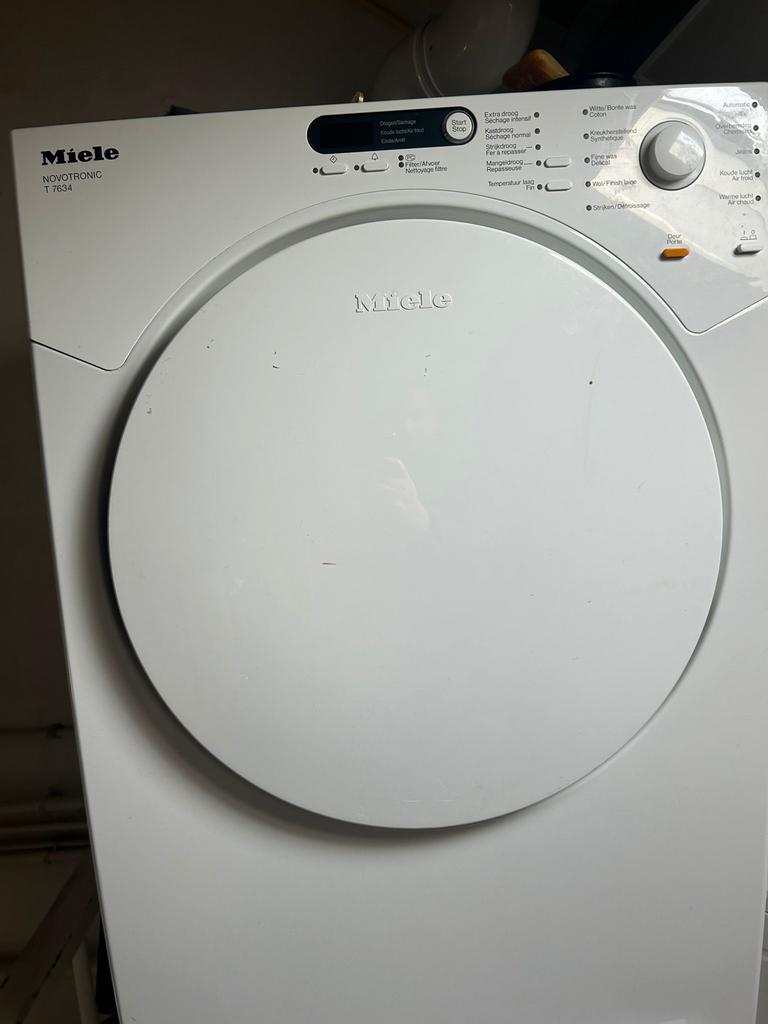 Miele Novotronic T7634 Droger  - Uiterst Goede Staat, Ophalen, 6 tot 8 kg, Luchtafvoer, Zo goed als nieuw