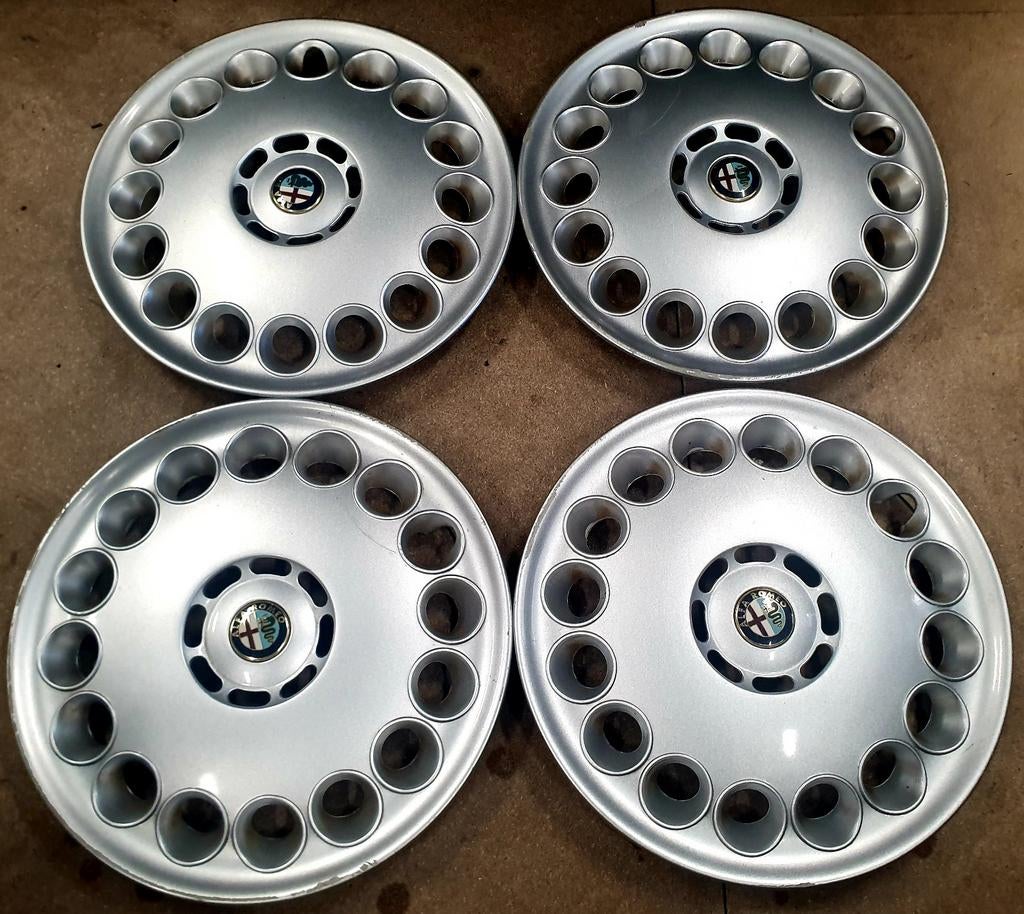 ORIGINELE ALFA ROMEO WIELDOPPEN 15INCH, Auto diversen, Ophalen of Verzenden, Gebruikt