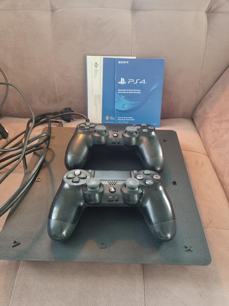 Ps 4 met 2 controllers, Ophalen of Verzenden, Zo goed als nieuw, Met 2 controllers, Original