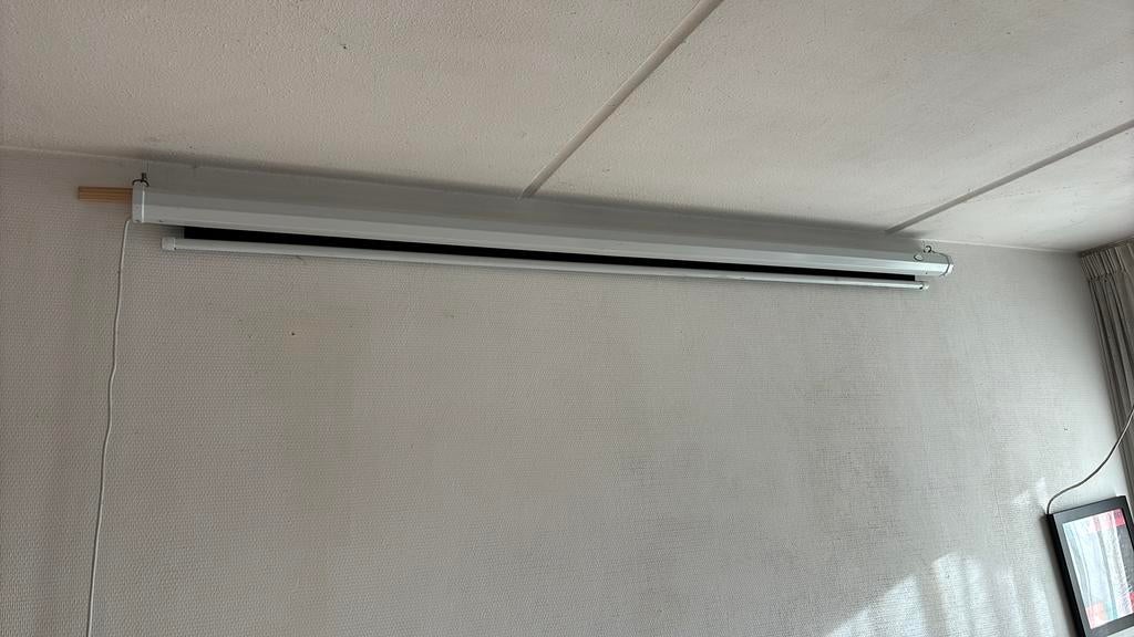 Projectie scherm, Ophalen, Zo goed als nieuw
