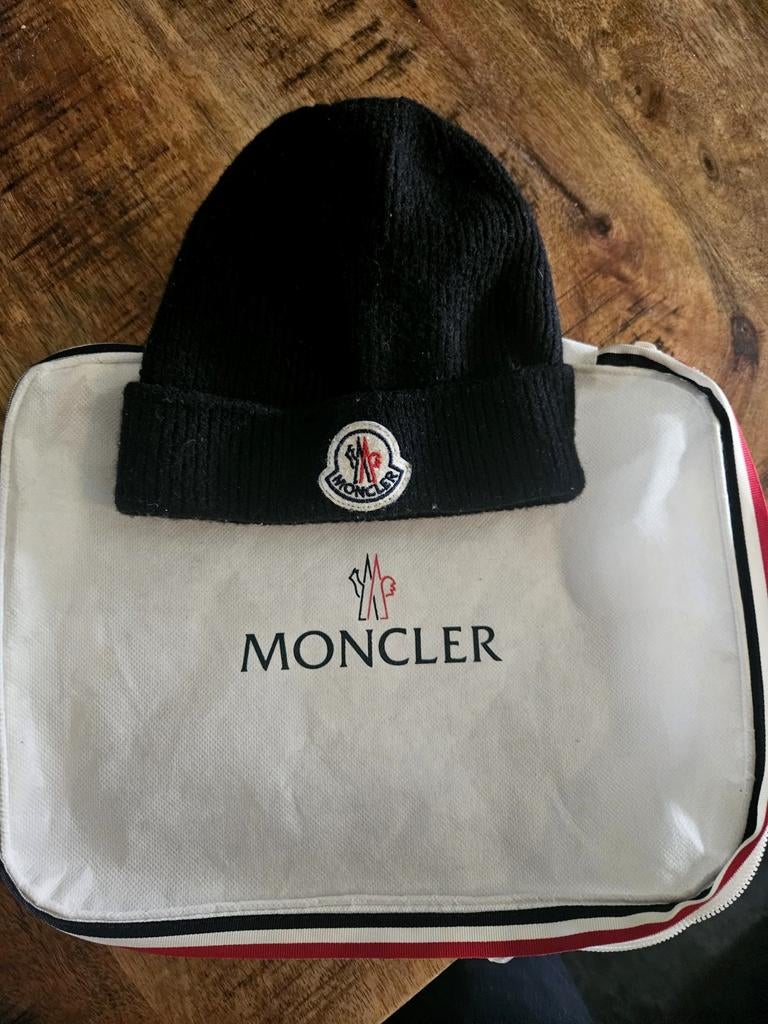 Moncler Baby Muts Zwart, Kinderen en Baby's, Babykleding | Mutsen, Sjaals en Wanten, Zo goed als nieuw, Ophalen of Verzenden