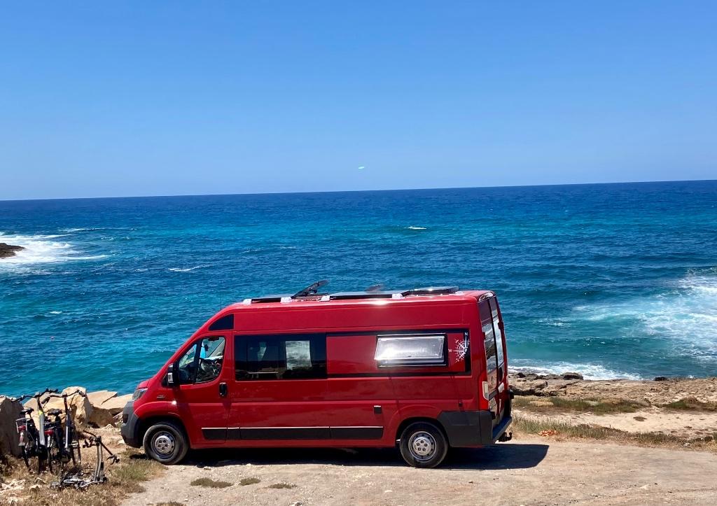 Gezellige Fiat Ducato kampeerbus te huur