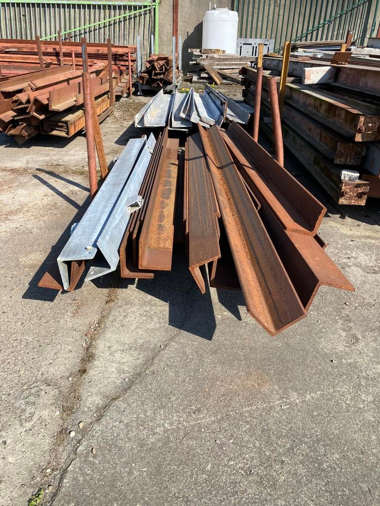 HOEKLIJNEN/LATEIEN 120X120X10 (1,6m/2,7m), Doe-het-zelf en Verbouw, Metalen, Gebruikt, IJzer, Ophalen