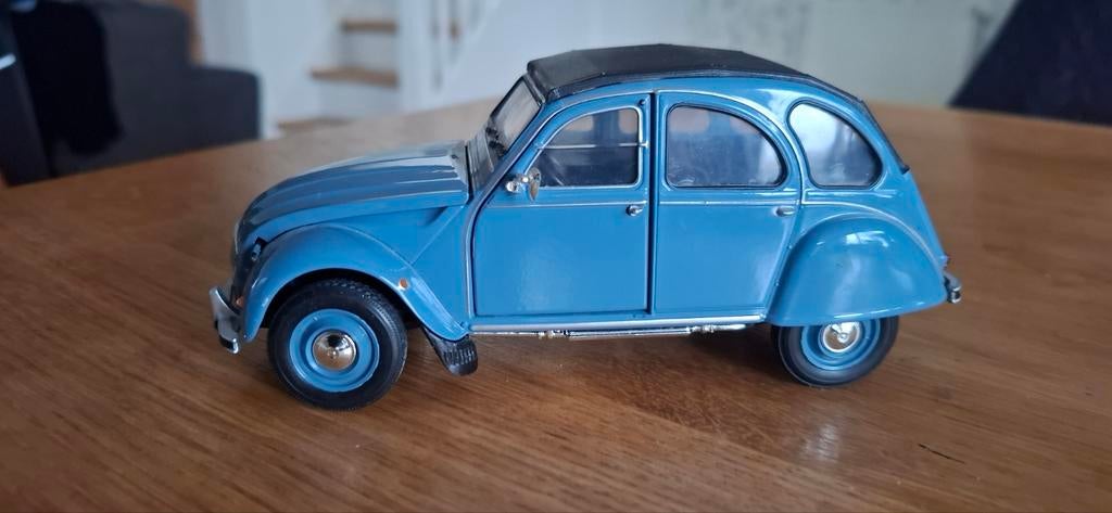 Citroën 2CV modelauto 1:24, Hobby en Vrije tijd, Modelauto's | 1:24, Ophalen of Verzenden, Gebruikt, Maisto