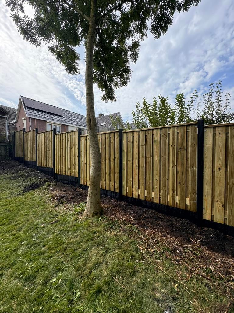 Foto 16 van HOUT BETON SCHUTTING Vanaf €95P/M met plaatsing!