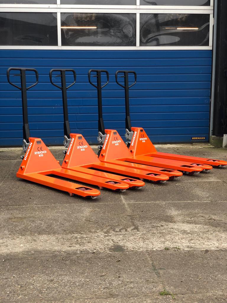 Doosan 2500kg palletwagen pompwagen, Ophalen of Verzenden, Nieuw