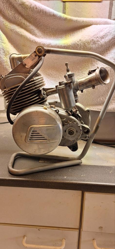 Frans gereviseerd bromfietsblok 1957., Fietsen en Brommers, Brommeronderdelen | Oldtimers, Ophalen of Verzenden, Gebruikt, Blok