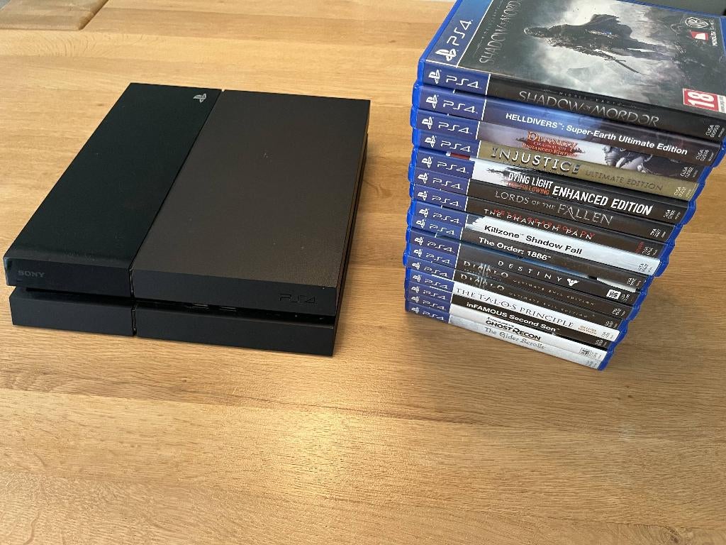 Playstation 4 PS4 2 Controllers, Ophalen of Verzenden, Gebruikt, Met 1 controller, Slim