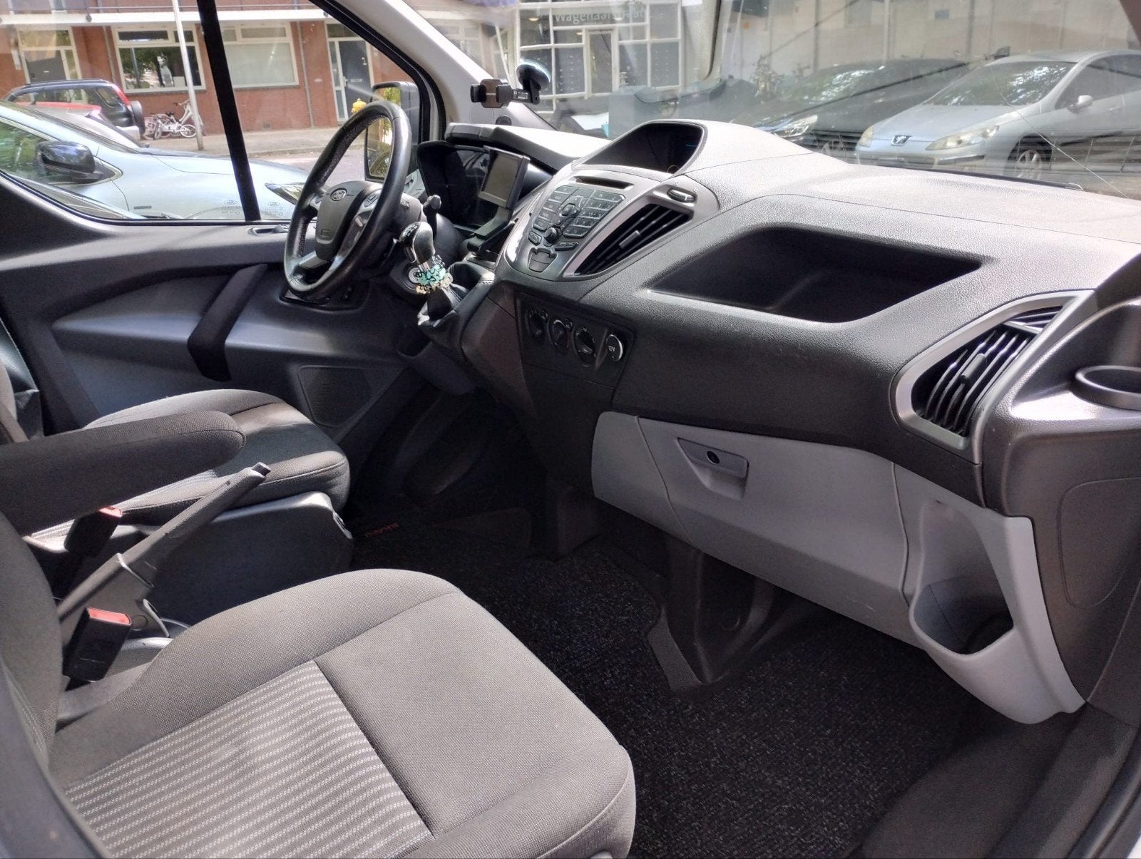 Ford Transit Custom GB 2.2 Tdci 125PK 330 L2h1 2015, Auto's, Voorwielaandrijving, Euro 5, 4 cilinders, Wit