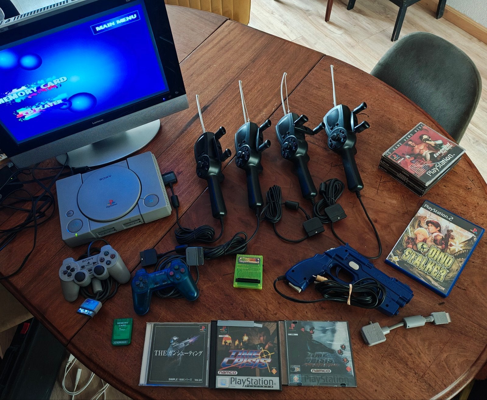 Lot PS1 en PS2 spullen werkend., Ophalen of Verzenden, Gebruikt, Met 3 controllers of meer, Met geheugenkaart