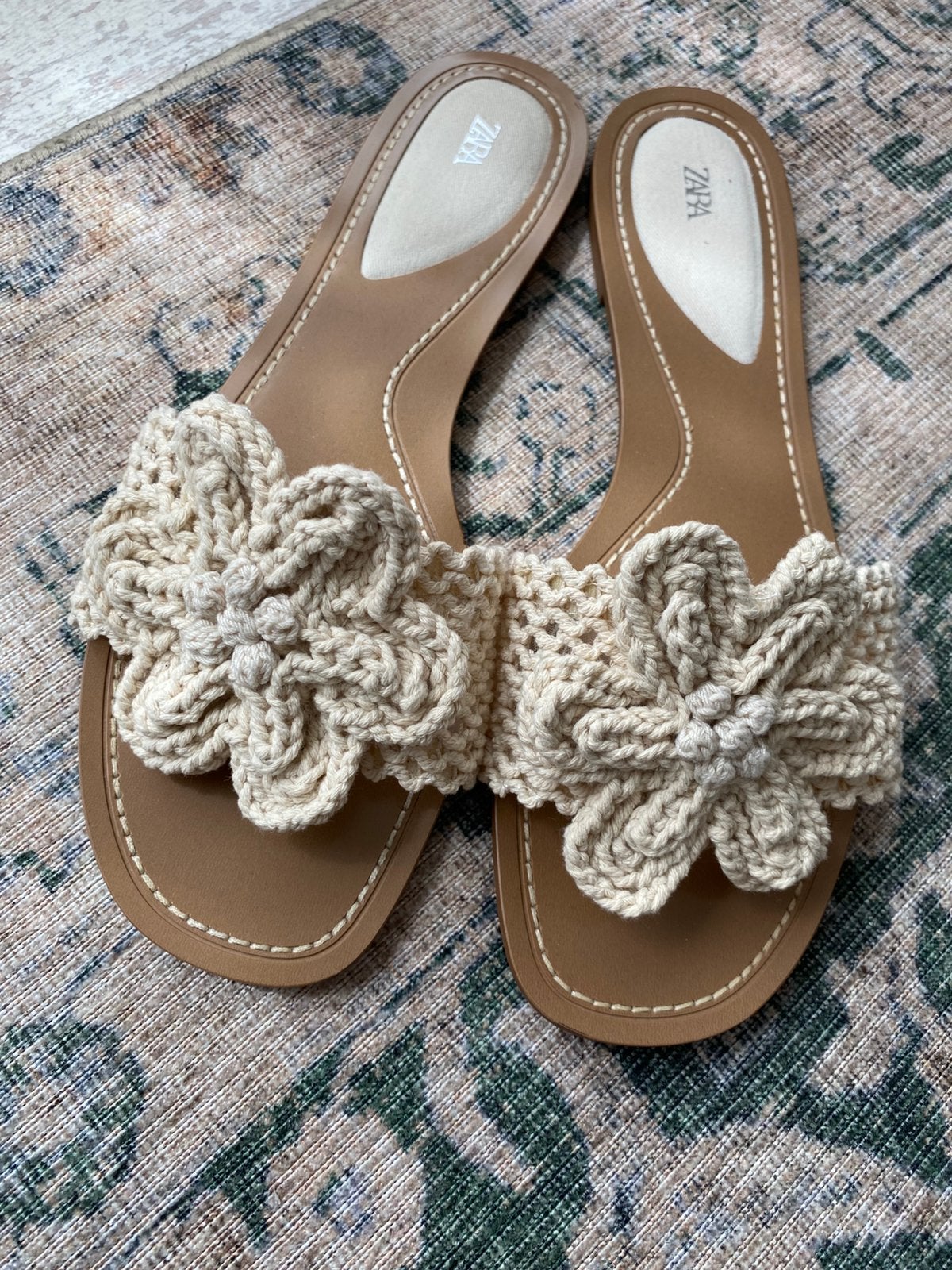 Platte sandalen Zara, Overige kleuren, Zo goed als nieuw, Sandalen of Muiltjes, Ophalen of Verzenden