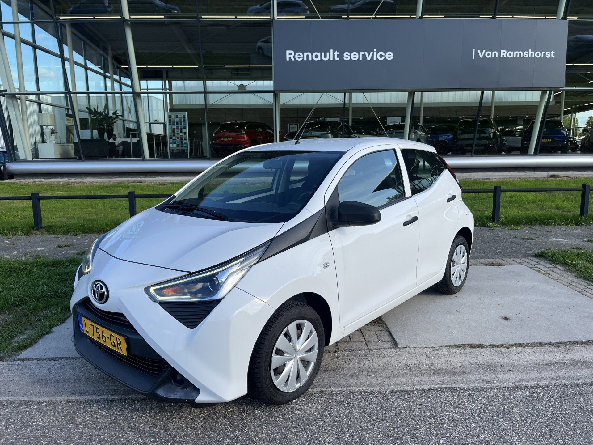 Toyota Aygo 1.0 VVT-i x-fun / Airco / Bleutooh / Elek.Ramen, Voorwielaandrijving, 12 maanden, Stof, Gebruikt