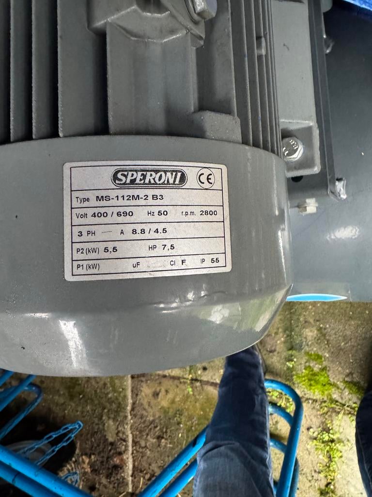 Airmee Compressor 5.5kW - Krachtige en Betrouwbaar, Doe-het-zelf en Verbouw, Compressors, Ophalen, Gebruikt, 800 liter/min of meer