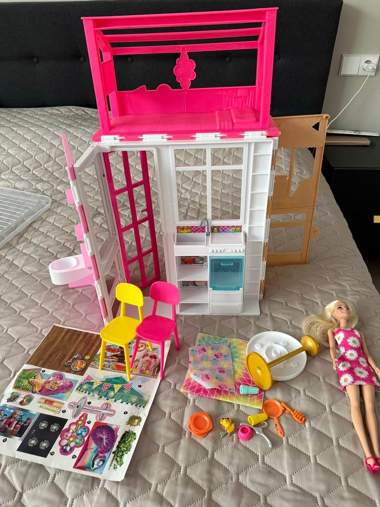 Barbie huis met Barbiepop en accessoires, Ophalen, Zo goed als nieuw, Barbie