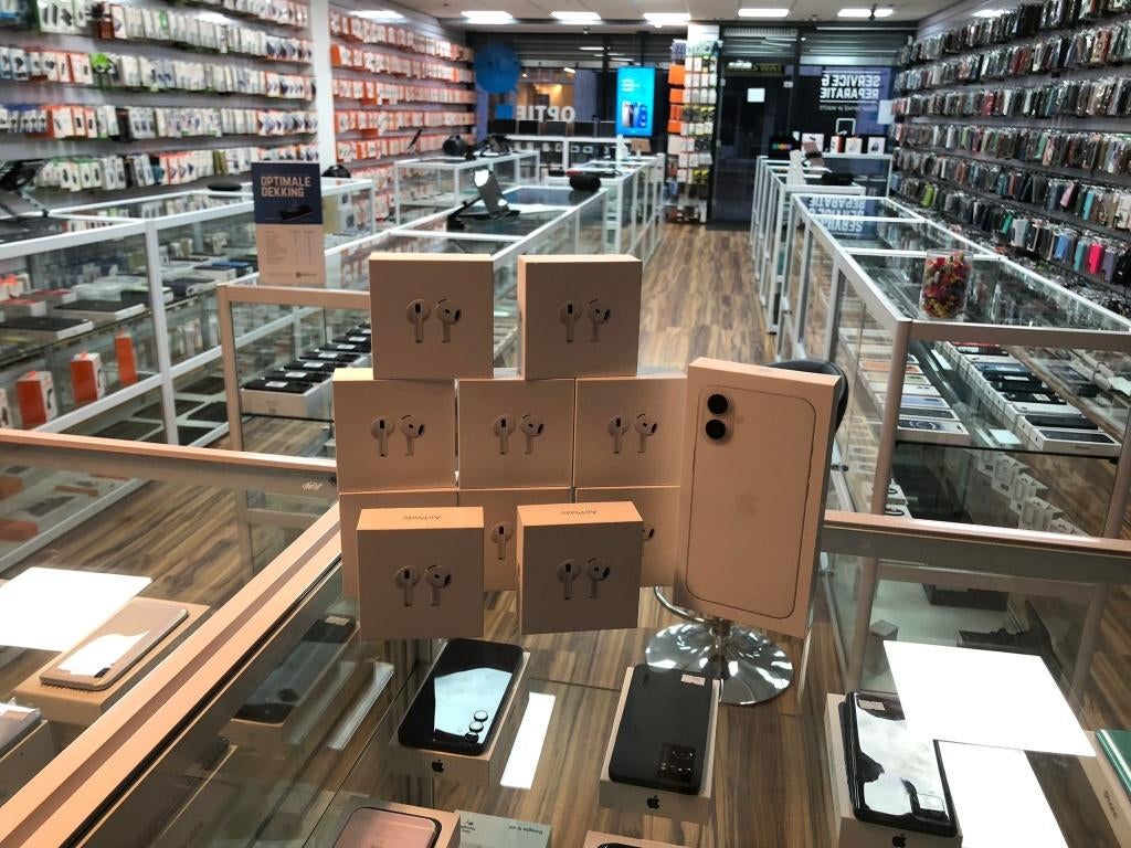 Airpods Pro 3 / Airpods 4 / iphone / Samsung Tablet / ipads, Ophalen, Nieuw