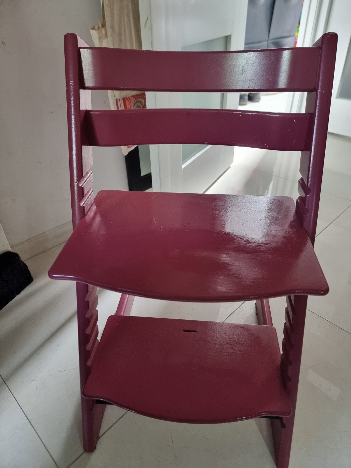 Stokke Tripp Trapp meegroeistoel - Bordeauxrood, Ophalen of Verzenden, Gebruikt, Meegroeistoel, Aanschuifbaar