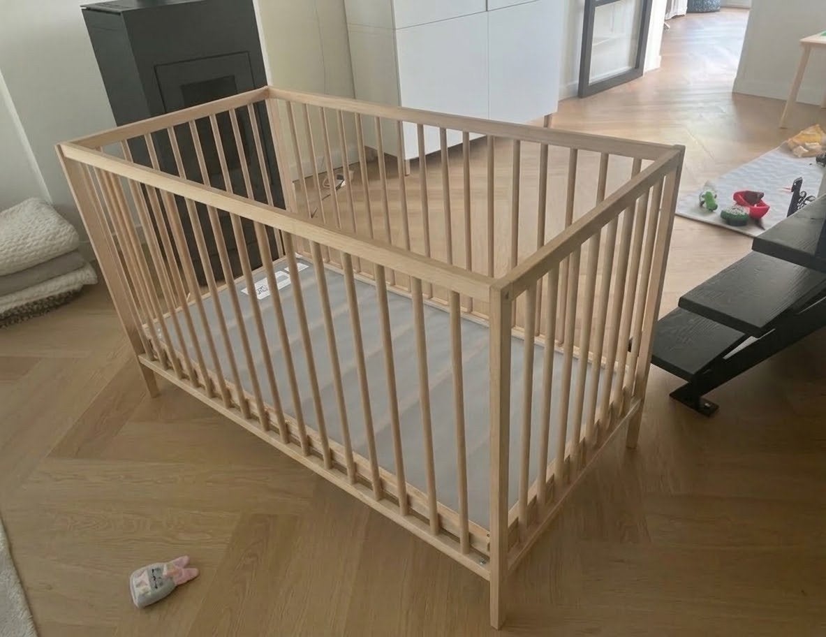Houten ledikant, Zo goed als nieuw, Ophalen, Zo goed als nieuw, Ledikant