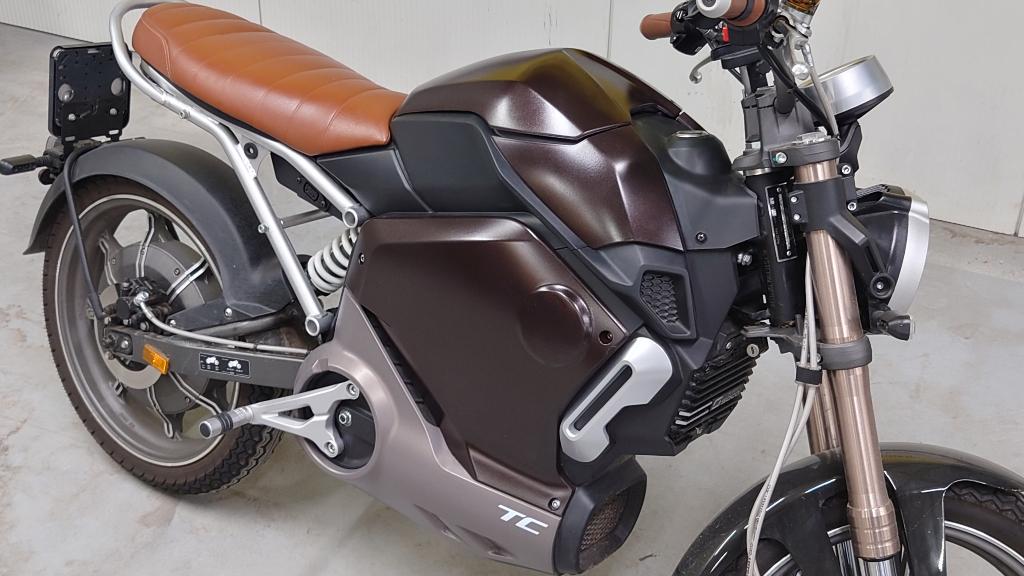 Super Soco TC | 2e Accu | Dark Brown Metallic, Fietsen en Brommers, Overige merken, Elektrisch, Ophalen of Verzenden, Zo goed als nieuw