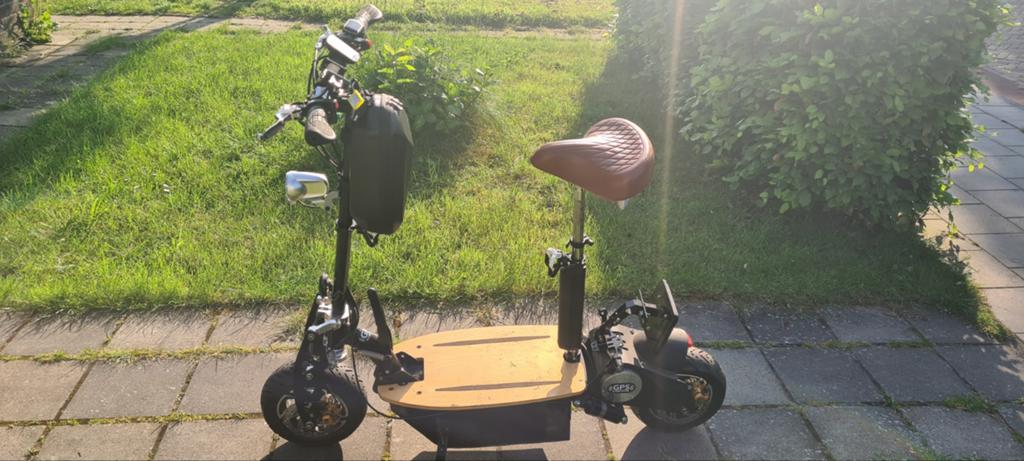 Electrische Step Chihui Ches-A 2015 nieuwe accu ruim 100km, Ophalen of Verzenden, Zo goed als nieuw, Elektrische step (E-scooter)