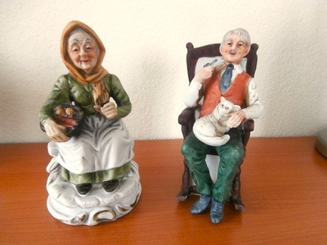 Beeldjes echtpaar Vintage Porselein, Verzenden, Gebruikt, Mens
