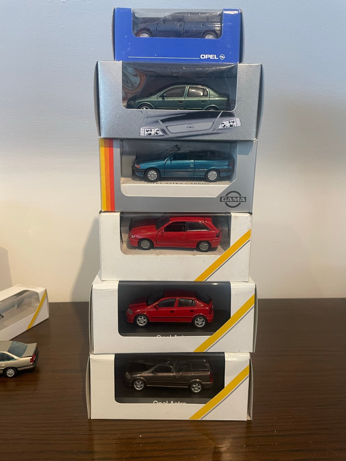 6 Opel Astra modelauto's - Diverse modellen en kleuren, Overige merken, 1:50 of kleiner, Auto, Ophalen of Verzenden
