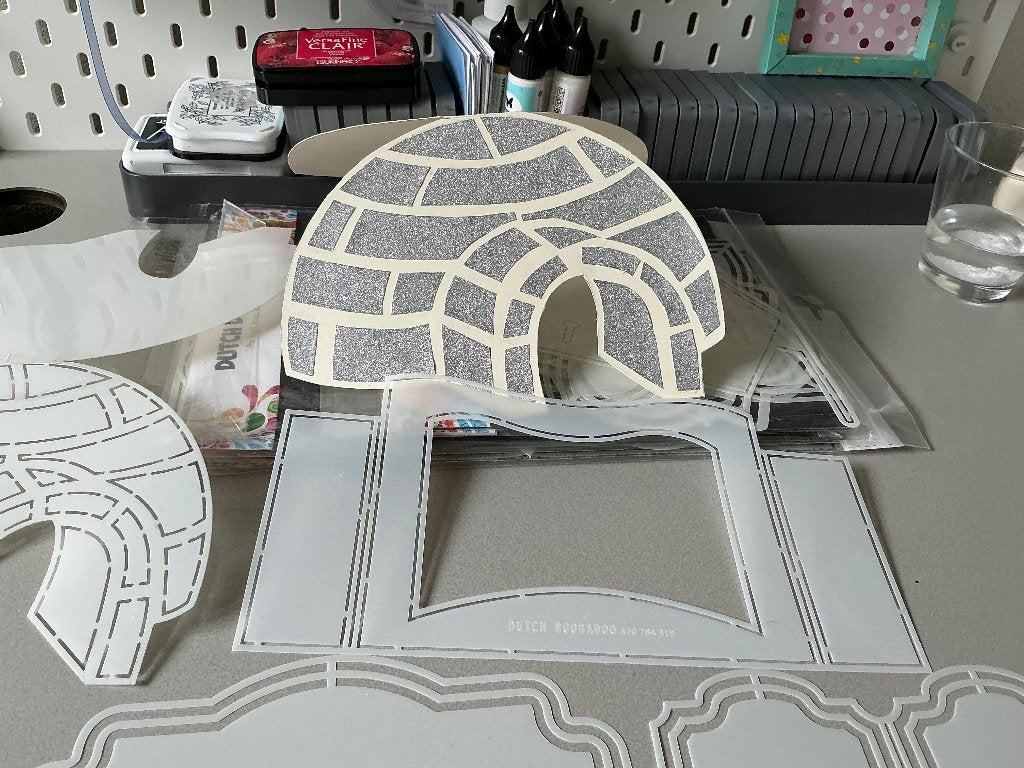 Dutch Doobadoo Stencil Iglo, Hobby en Vrije tijd, Ophalen of Verzenden, Zo goed als nieuw, Overige thema's, Pons of Mal