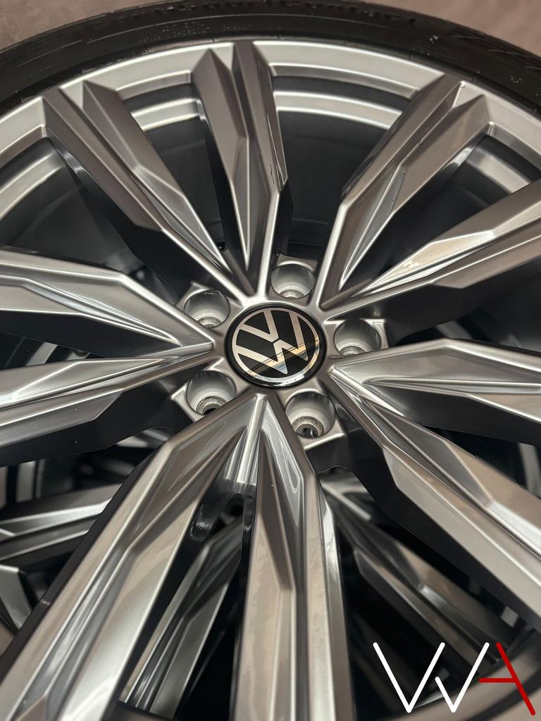 20'' Volkswagen Tiguan 5N Kapstadt wielenset origineel, Auto-onderdelen, Banden en Velgen, Gebruikt, -, -, Banden en Velgen