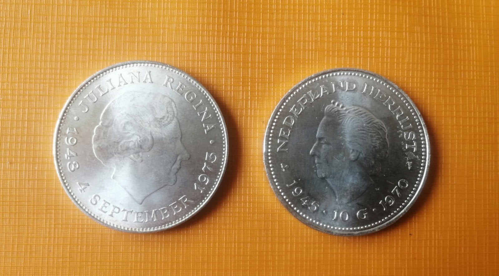 Zilveren Juliana tientjes 1970 en 1973, Postzegels en Munten, Munten | Nederland, Koningin Juliana, Zilver, 10 gulden, Verzenden