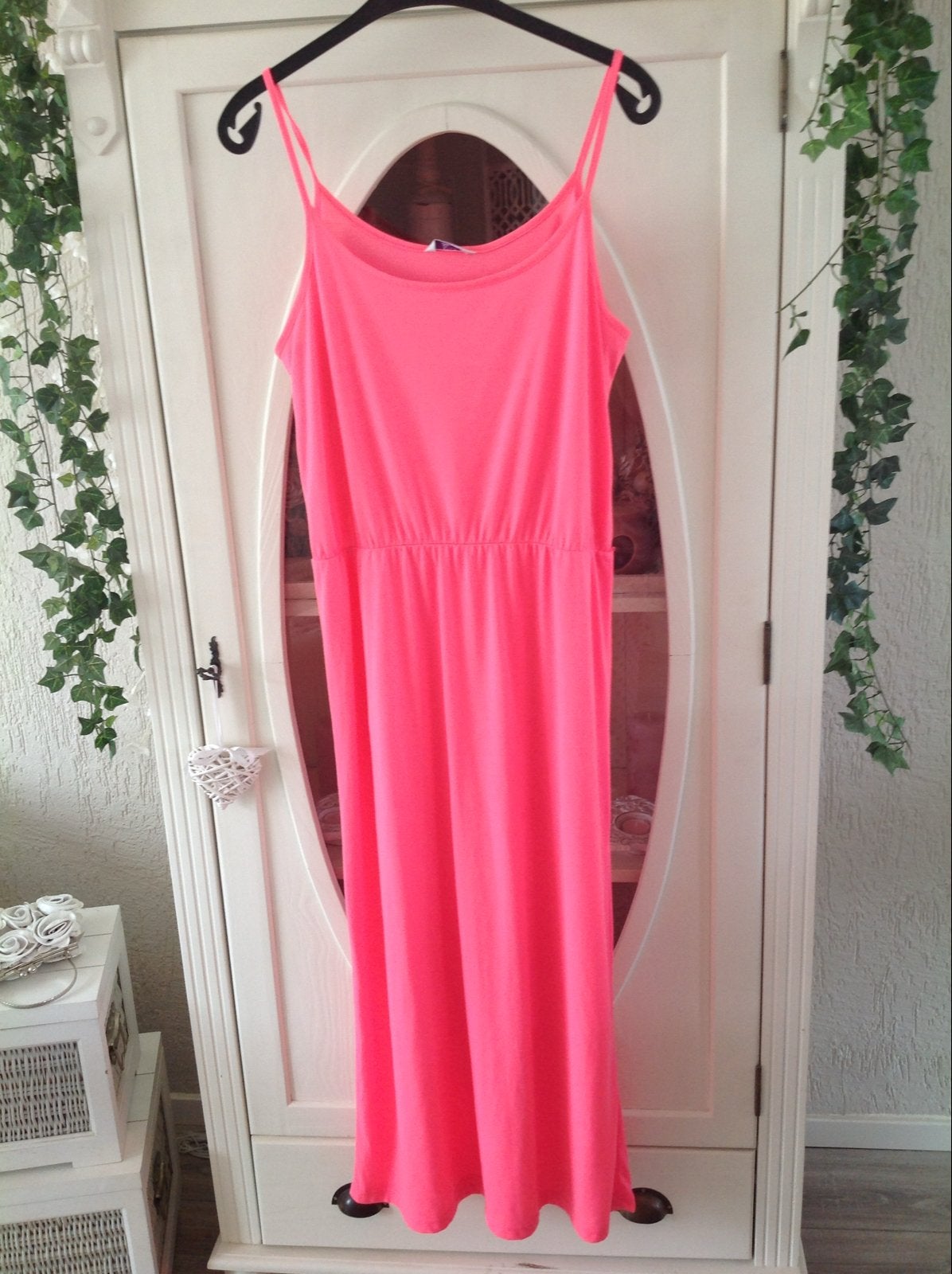 Neon Roze Maxi Jurk met Spaghettibandjes maat 44, Kleding | Dames, Grote Maten, Ophalen of Verzenden, Zo goed als nieuw, Roze