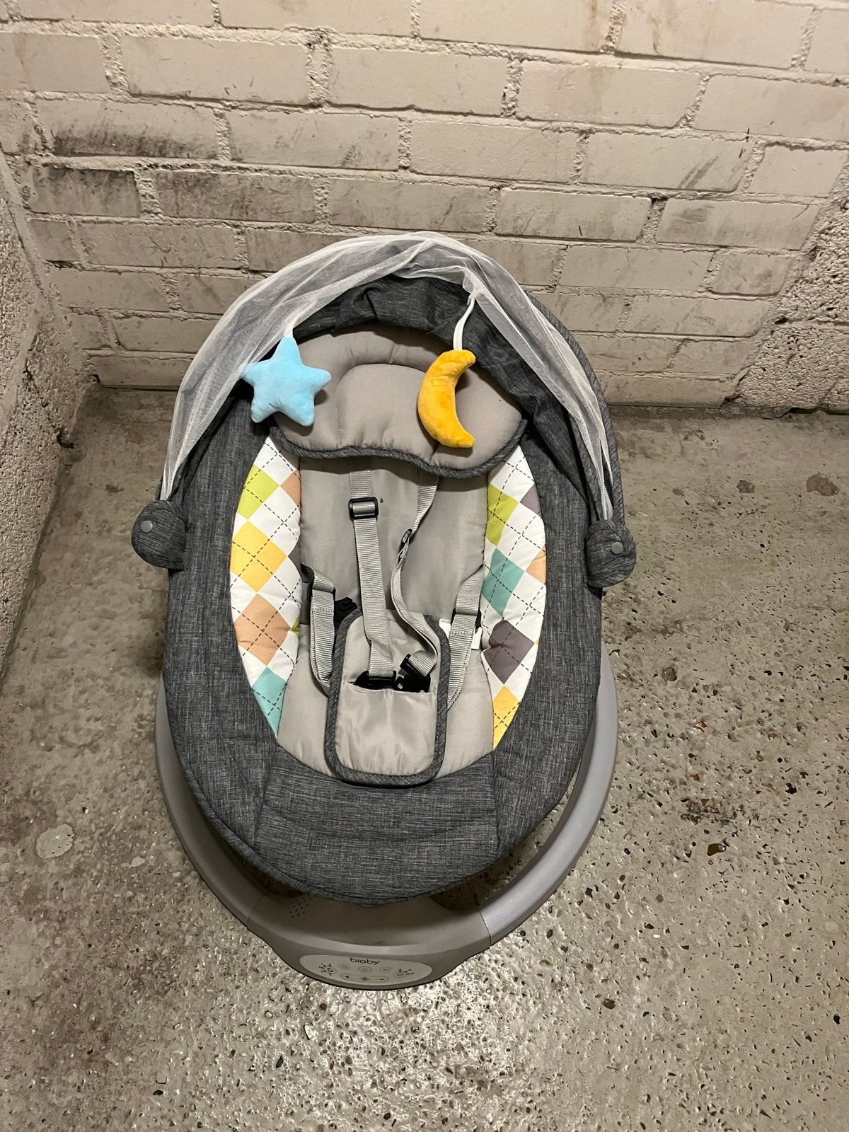 Elektrische Babyschommel - Grijs met pastel details, Ophalen of Verzenden, Gebruikt