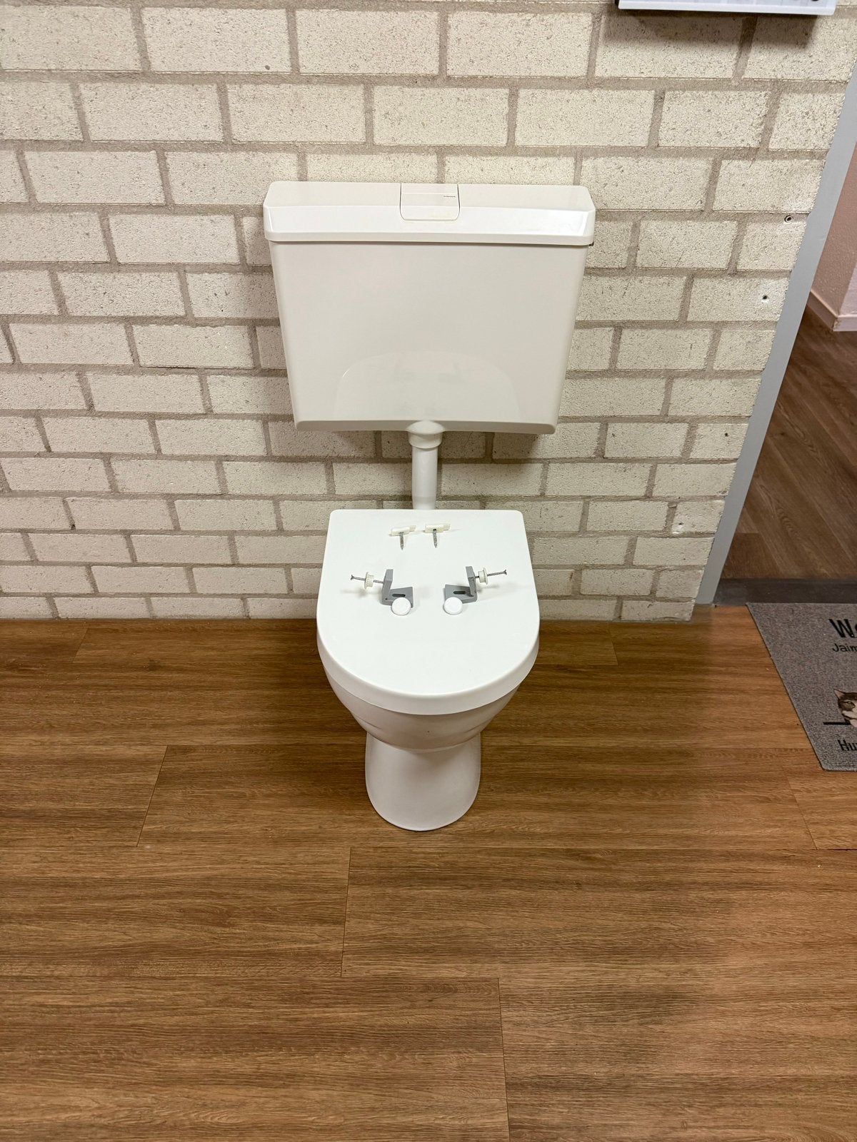 Geberit Wisa Toilet met reservoir - Zo goed als nieuw, Ophalen, Zo goed als nieuw, Toilet