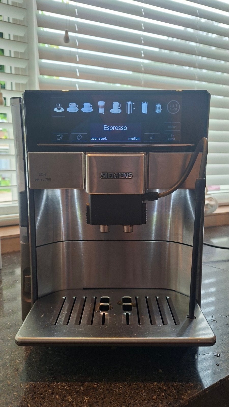 Siemens EQ 6 series 700 te koop, Ophalen, Gebruikt, Koffiemachine, Afneembaar waterreservoir