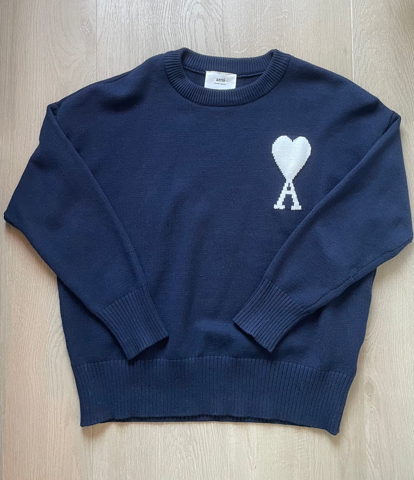 Ami Paris Trui - Donkerblauw met wit hartlogo, Kleding | Heren, Truien en Vesten, Verzenden, Zo goed als nieuw, Maat 48/50 (M)