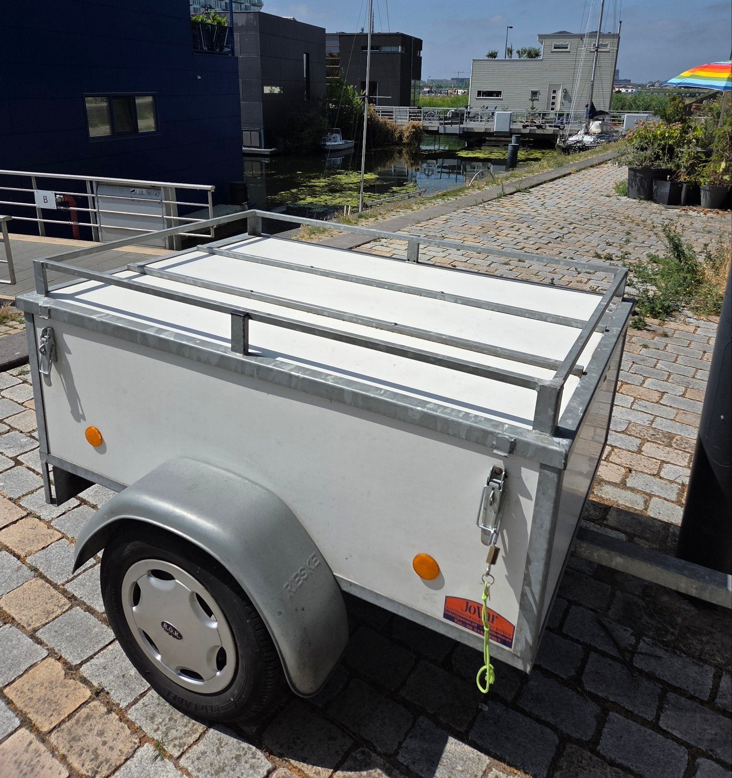 Bagagewagen met deksel, Ophalen