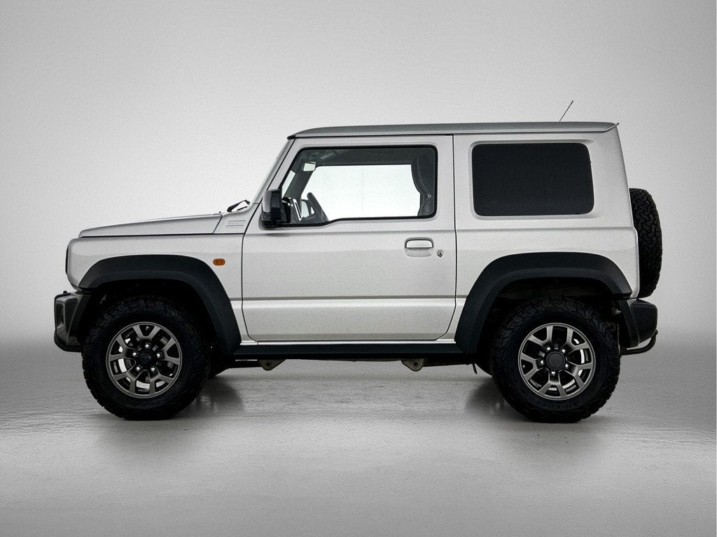 Suzuki Jimny 1.5 Stijl | 4X4 | 4-persoons | Trekhaak | 1300, Auto's, Suzuki, 12 maanden, Gebruikt, 4 stoelen, 102 pk