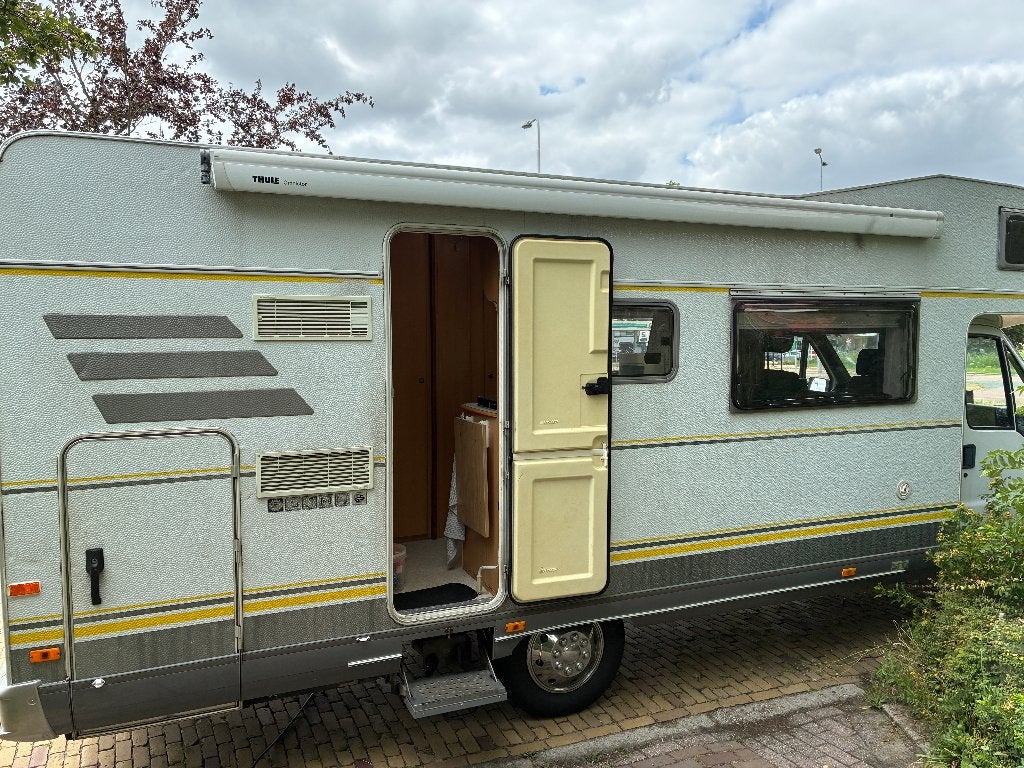 Hymer Gezinscamper (1999), Stapelbed & Alkoof, Alkoof, Bestuurdersdeur, Fiat, 7 tot 12 maanden geleden