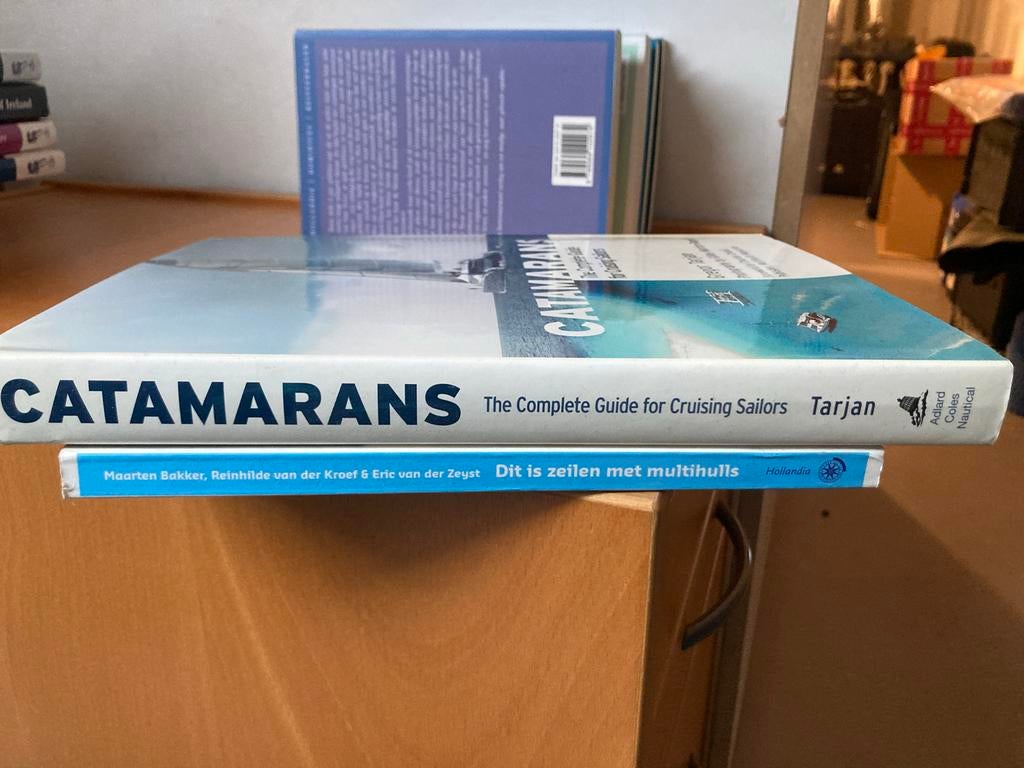 Twee boeken over catamarans, Ophalen, Zo goed als nieuw