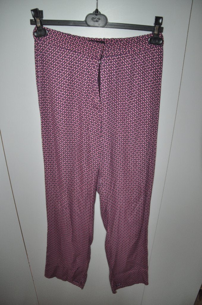 Tuw108 Pull&Bear Broek roze paars zwart geel maat M, Overige kleuren, Ophalen of Verzenden, Zo goed als nieuw, Maat 34 (XS) of kleiner