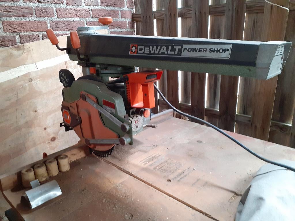 DE WALT zaagmachine op tafel, Ophalen, Gebruikt, 600 tot 1200 watt, DeWALT