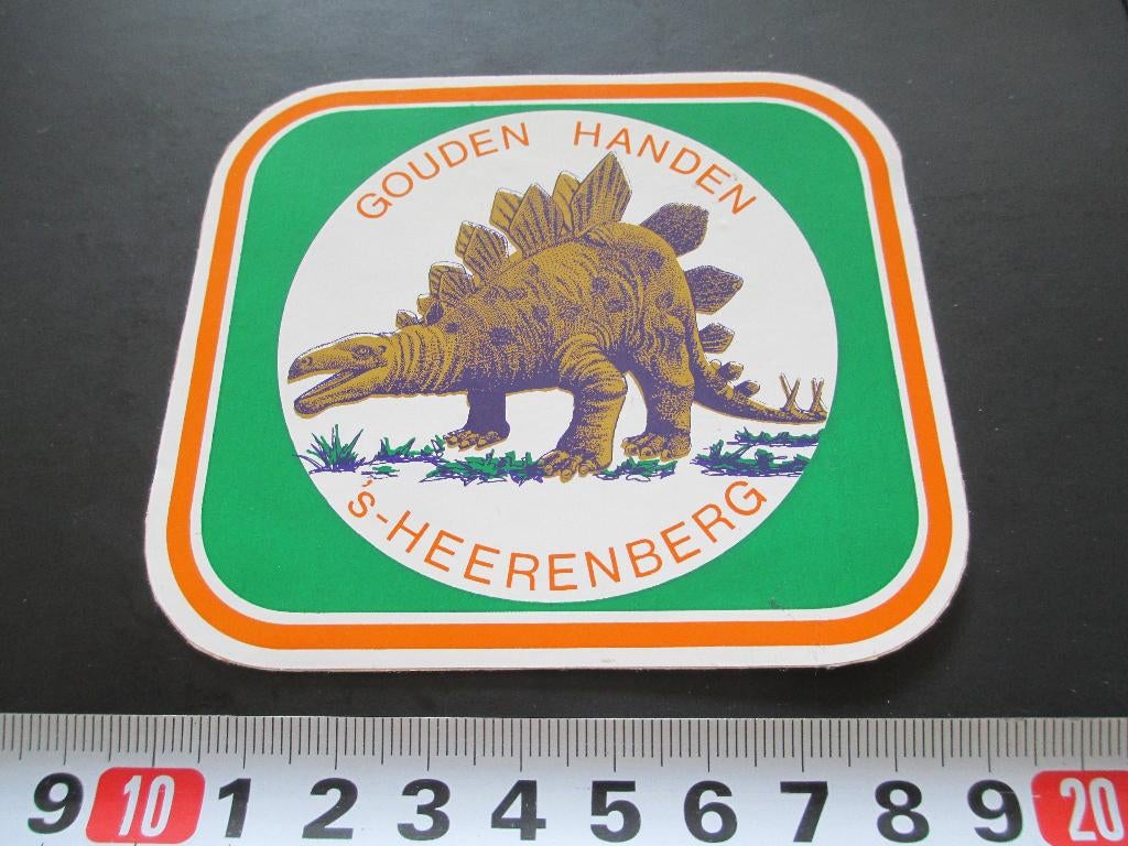 sticker strip stegosaurus gouden handen 's-heerenberg, Ophalen, Zo goed als nieuw