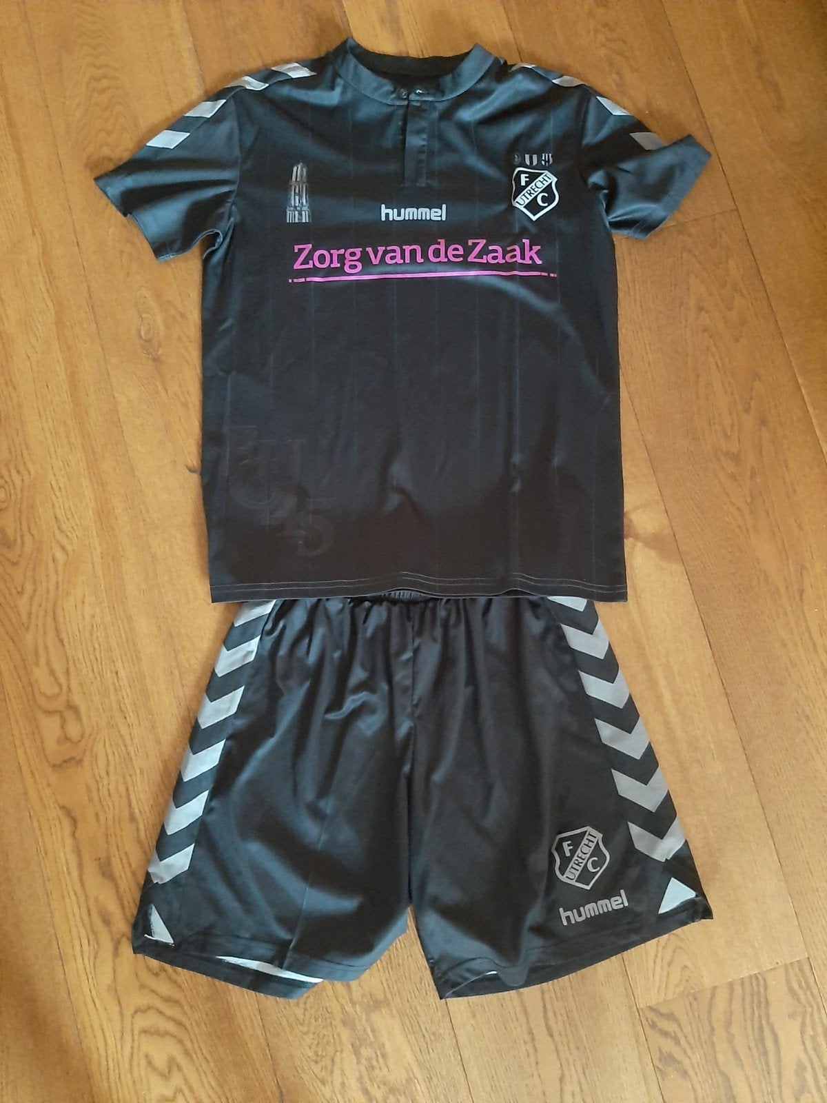 FC Utrecht Hummel tenue - Shirt en Broekje, Maat L, Ophalen of Verzenden, Zo goed als nieuw, Set