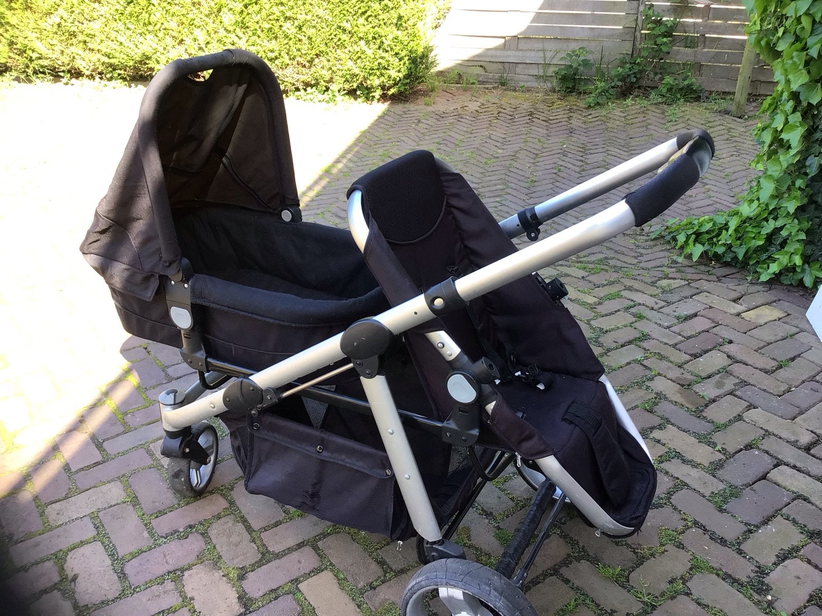 Mutsy Igo Combiwagen met Reiswieg - Zwart, Ophalen, Gebruikt, Combiwagen, Met reiswieg